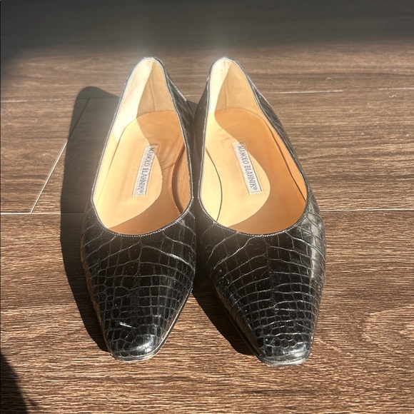 MANOLO BLAHNIK Black Shiny Croc Skin EVANGELISTA Almond Toe Flats size size 7 - Picture 2 of 6